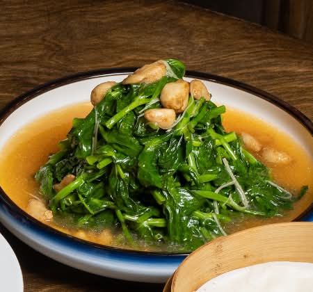 Pea Sprouts w. Garlic in Superior Broth / 上湯蒜子豆苗